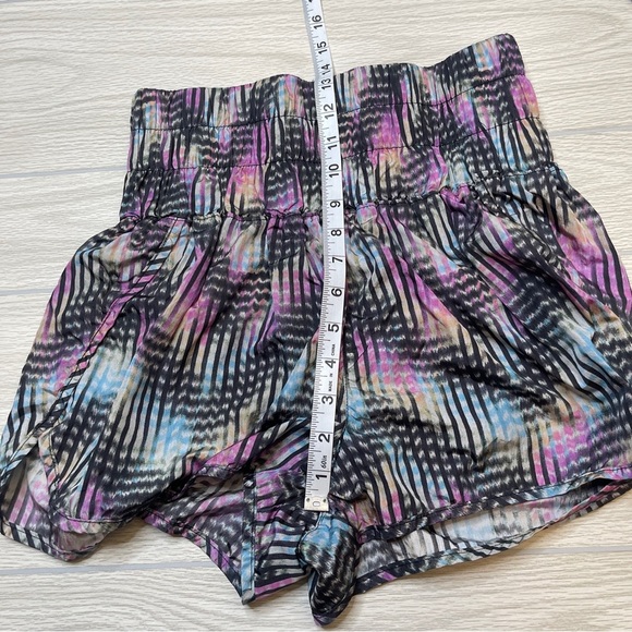 FREE PEOPLE The Way Home Printed Shell High Waisted Lines Running Shorts Size M - Picture 11 of 12